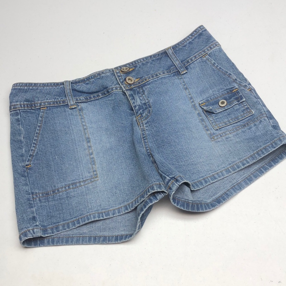 LIKE NEW BLUENOTES HIP HUGGER DENIM JEAN SHORTS ⭐️